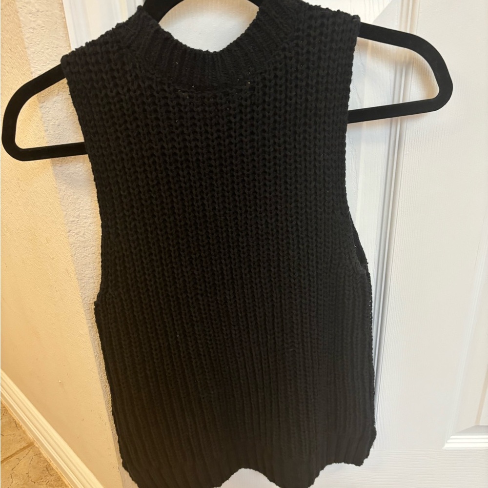 Abercrombie & Fitch black sweater tank top